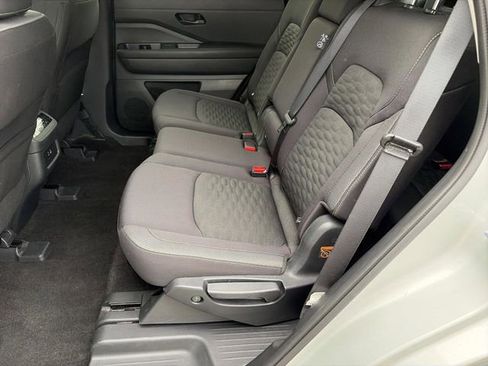 Used 2025 Nissan Pathfinder SV image 25