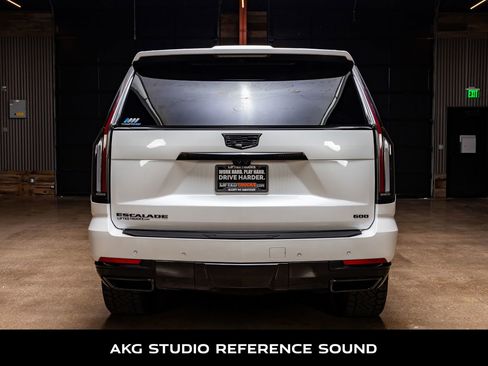 Used 2025 Cadillac Escalade ESV Sport Platinum w/ LPO, ONYX Package image 8