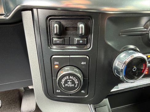 Used 2022 Ford F150 Lariat image 31