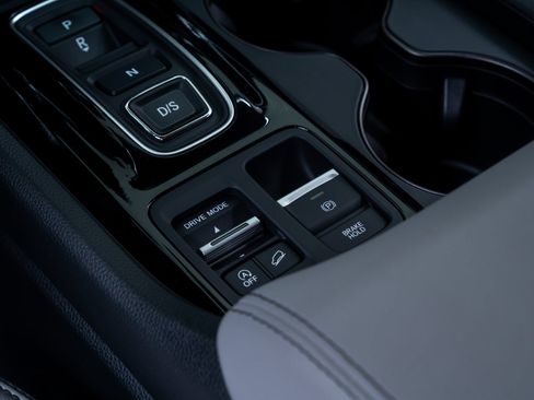 Used 2025 Honda Pilot EX-L image 14