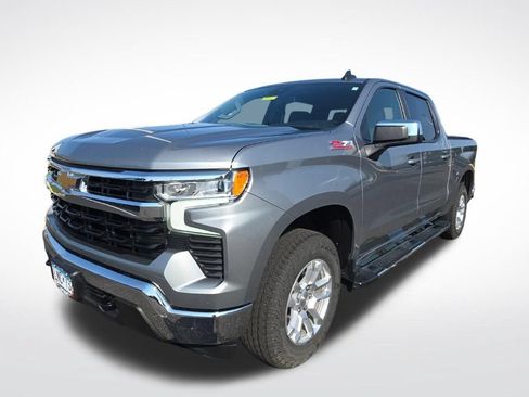 Used 2024 Chevrolet Silverado 1500 LT w/ Z71 Off-Road Package AWD/4WD image 9
