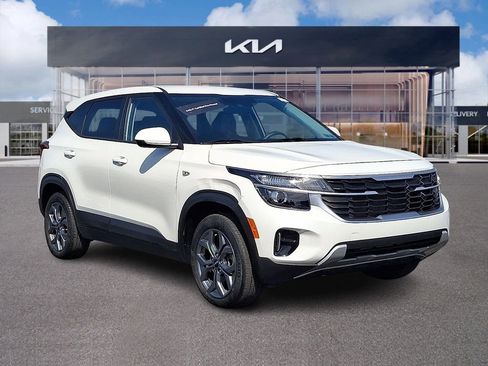 Certified 2024 Kia Seltos LX AWD/4WD image 1