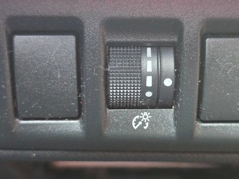 Used 2021 Subaru Outback Premium AWD/4WD image 22
