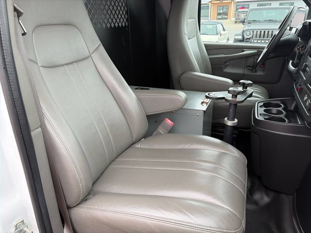 Used 2014 Chevrolet Express 2500 RWD image 39