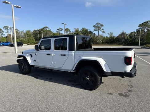 Used 2022 Jeep Gladiator Sport AWD/4WD image 5