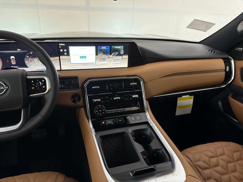 New 2026 Nissan Armada Platinum Reserve w/ Convenience Package image 14