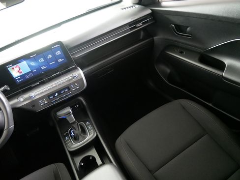 Used 2024 Hyundai Kona SEL AWD/4WD image 11