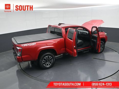 Used 2022 Toyota Tacoma TRD Sport AWD/4WD image 49