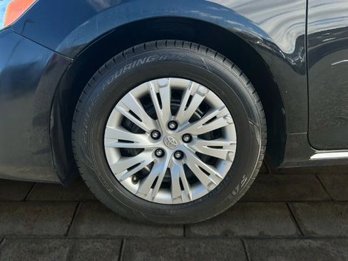 Used 2014 Toyota Camry LE image 23