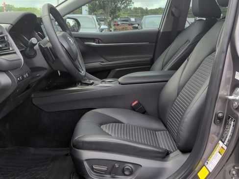 Used 2023 Toyota Camry SE FWD image 12
