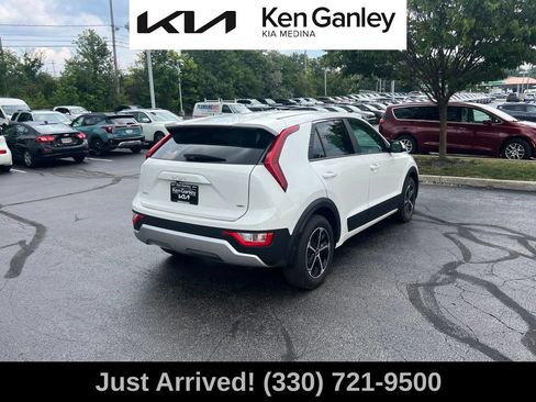 Certified 2025 Kia Niro LX FWD image 5