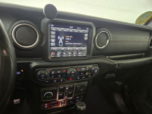 Used 2020 Jeep Gladiator Rubicon AWD/4WD image 22