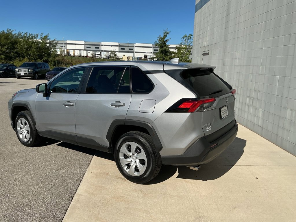 Used 2025 Toyota RAV4 LE AWD/4WD image 7