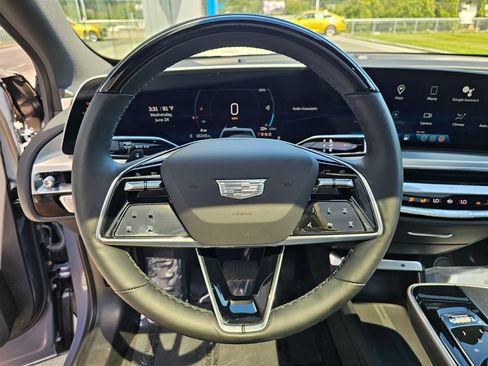 Certified 2024 Cadillac Lyriq Luxury AWD/4WD image 24