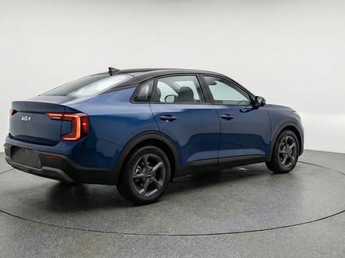 Used 2025 Kia K4 LXS image 9