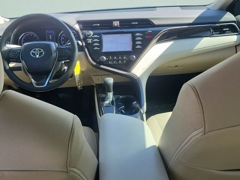 Used 2019 Toyota Camry LE FWD image 10