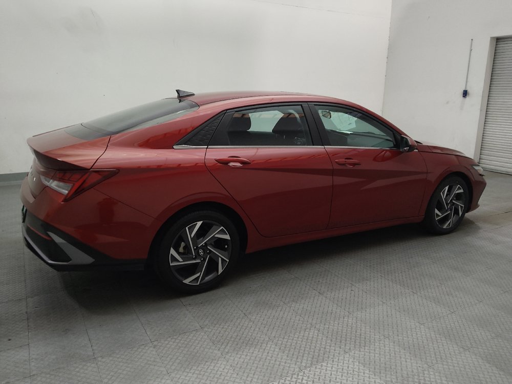 Used 2024 Hyundai Elantra SEL w/ Convenience Package FWD image 10