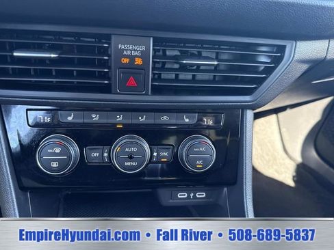 Used 2024 Volkswagen Jetta SE FWD image 24