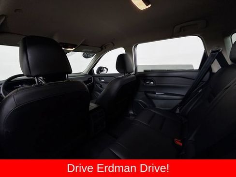 Used 2025 Nissan Rogue SL FWD image 10