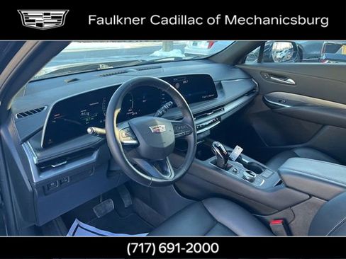 Used 2025 Cadillac XT4 Premium Luxury image 18