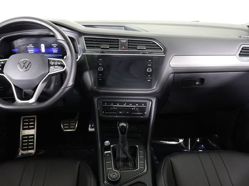 Certified 2024 Volkswagen Tiguan SE R-Line AWD/4WD image 38