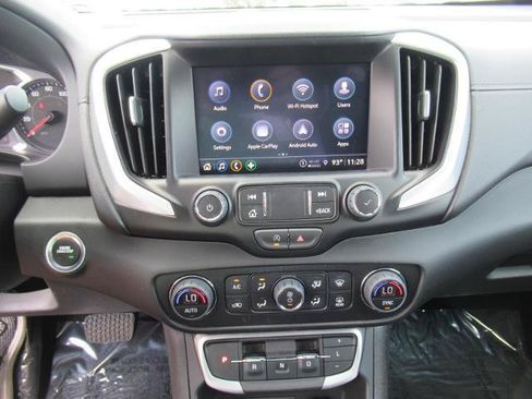 Certified 2024 GMC Terrain SLT FWD image 28