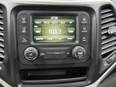 Used 2016 Jeep Cherokee Sport AWD/4WD image 14
