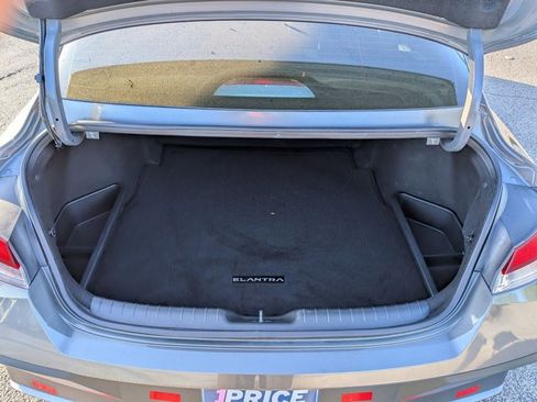 Used 2025 Hyundai Elantra Sport image 7