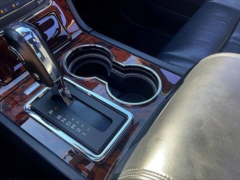 Used 2016 Lincoln Navigator Select image 14