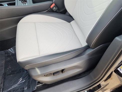 New 2026 Volkswagen Tiguan SE image 14