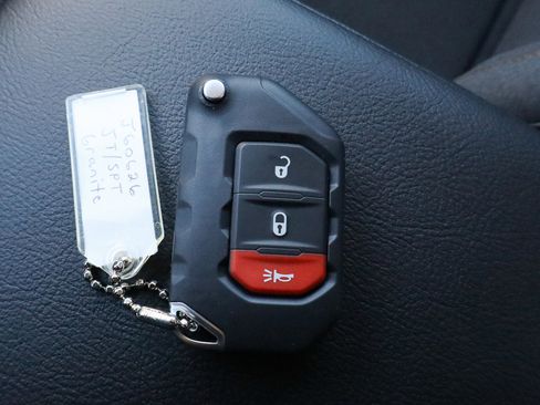 New 2026 Jeep Gladiator Sport image 32