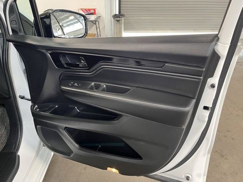Used 2026 Honda Odyssey Elite image 11
