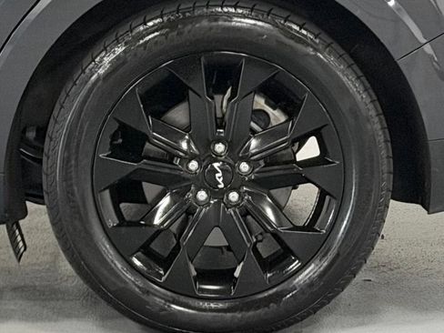 Used 2023 Kia Carnival SX FWD image 8