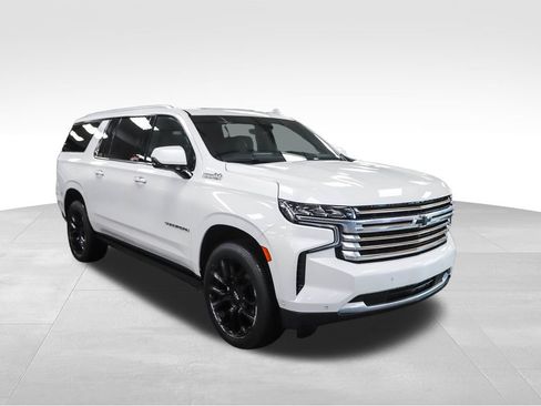 Used 2024 Chevrolet Suburban High Country w/ Advanced Technology Package image 7