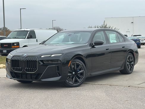 New 2026 BMW 740i image 1