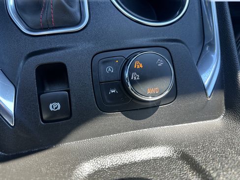 Certified 2024 Chevrolet Traverse RS image 15