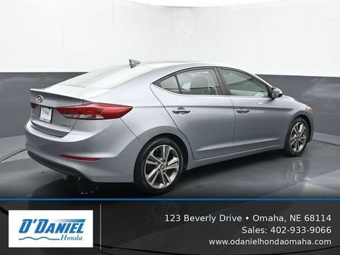 Used 2017 Hyundai Elantra Limited w/ Limited Ultimate Package 09 FWD image 6