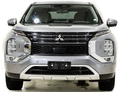 Used 2024 Mitsubishi Outlander SE AWD/4WD image 2