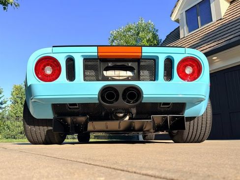 Used 2006 Ford GT RWD image 39