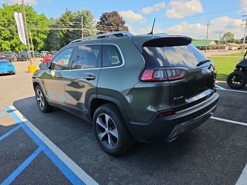 Used 2019 Jeep Cherokee Limited AWD/4WD image 6