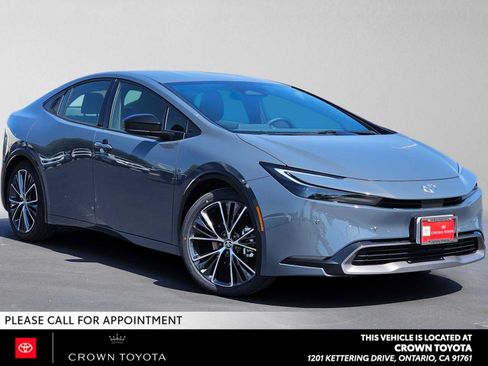 Certified 2026 Toyota Prius XLE FWD image 1