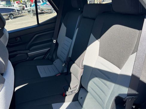 Used 2025 Toyota 4Runner TRD Off-Road image 31