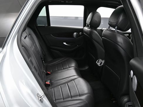 Used 2020 Mercedes-Benz GLC 350e GLC 350e image 38