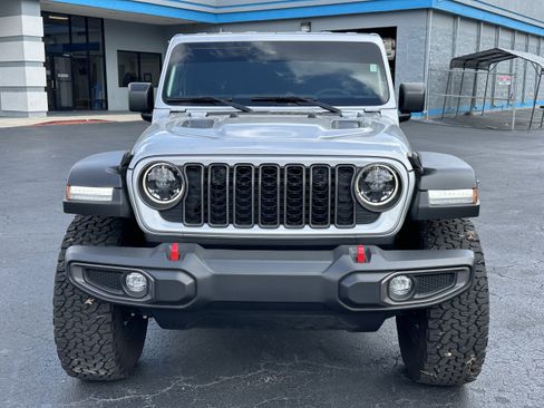 Used 2024 Jeep Wrangler Unlimited Rubicon w/ XTREMEE 35" Tire Package image 3