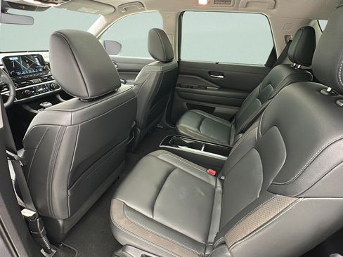Used 2023 Nissan Pathfinder SL w/ SL Premium Package AWD/4WD image 9