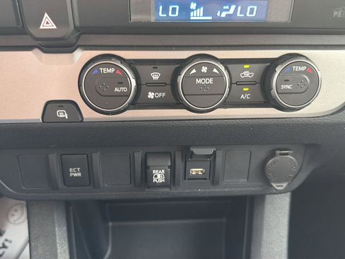 Used 2022 Toyota Tacoma SR5 image 20