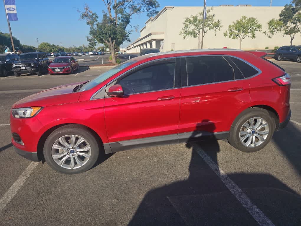 Certified 2020 Ford Edge Titanium FWD image 4
