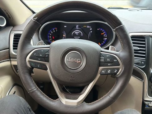 Used 2017 Jeep Grand Cherokee Overland w/ Jeep Active Safety Group AWD/4WD image 10