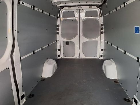 Used 2022 Mercedes-Benz Sprinter 2500 image 18