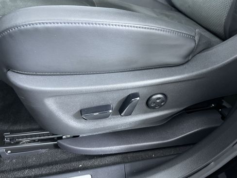 Certified 2024 Nissan Ariya AWD image 12